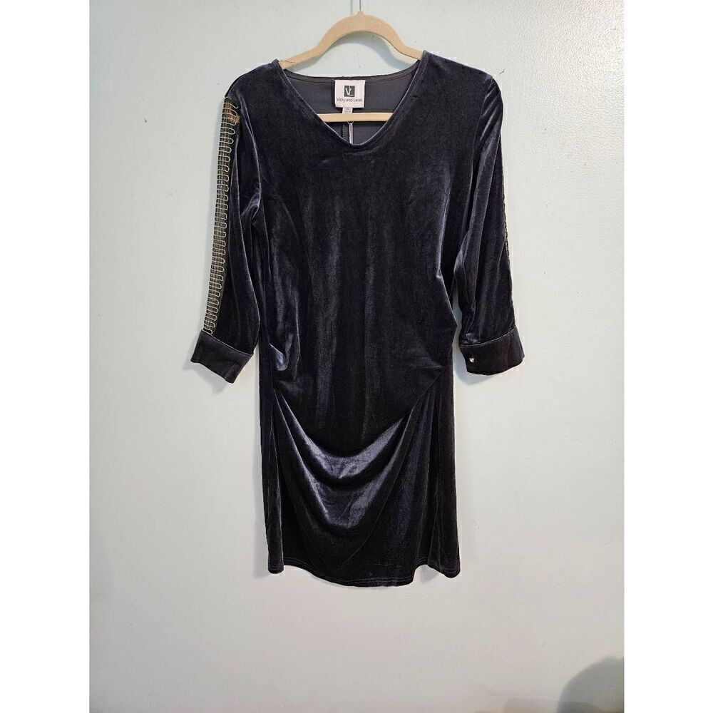 Vicky and Lucas grey velvet dress. Size M/L. NWT.